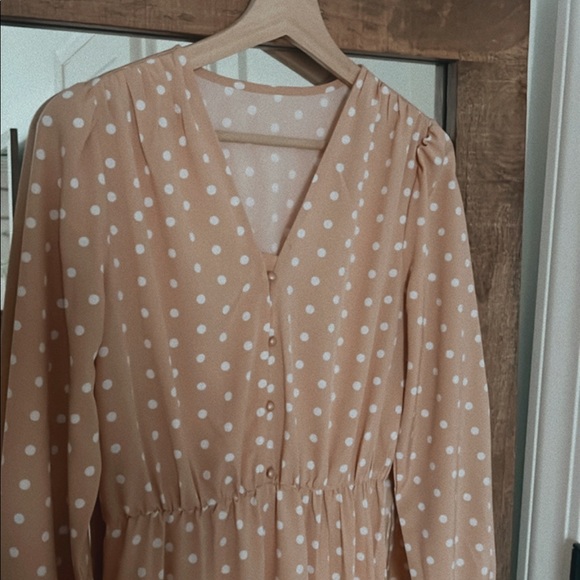 Peach & white dress - Picture 3 of 3